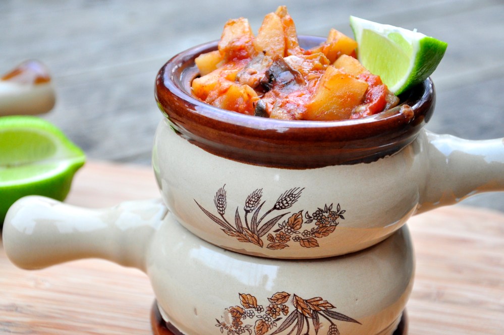 Stacked slow cooker curry