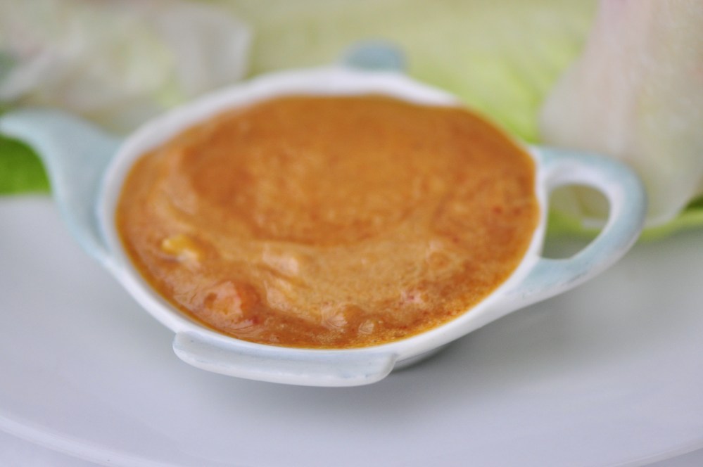 Spicy Thai peanut ginger sauce